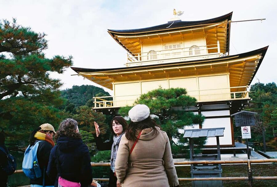 Kyoto: Kinkaku-ji Temple & Serene Garden Tour with Tickets - The short taxi ride to Ninna-ji