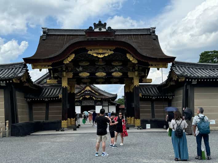 Kyoto: Nijo Castle & Gardens 2-Hour Guided Tour - The opening photo stop and first look at the castle