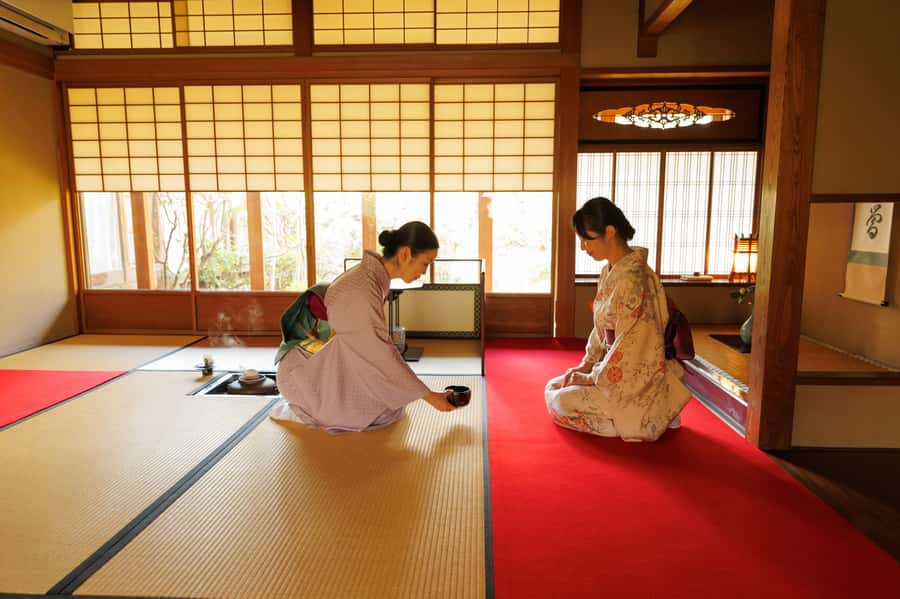 Kyoto: Private Tea Ceremony with a Garden View - Watching the ceremony in the main tearoom