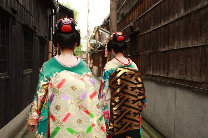 Kyoto Spring Evening (Cherry Blossom) Food Tour - The Hanami Picnic and Seasonal Restaurant Dinner