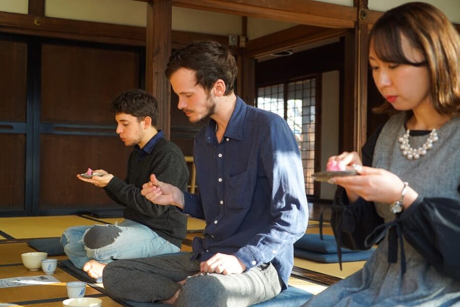 Kyoto: Zen Meditation and Garden Tour at a Temple with Lunch - One hour of zazen at Shōrin-ji