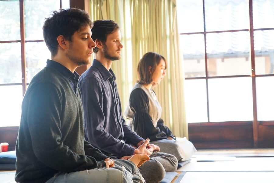 Kyoto: Zen Meditation and Garden Tour at a Temple with Lunch - Guide quality and the small-group format