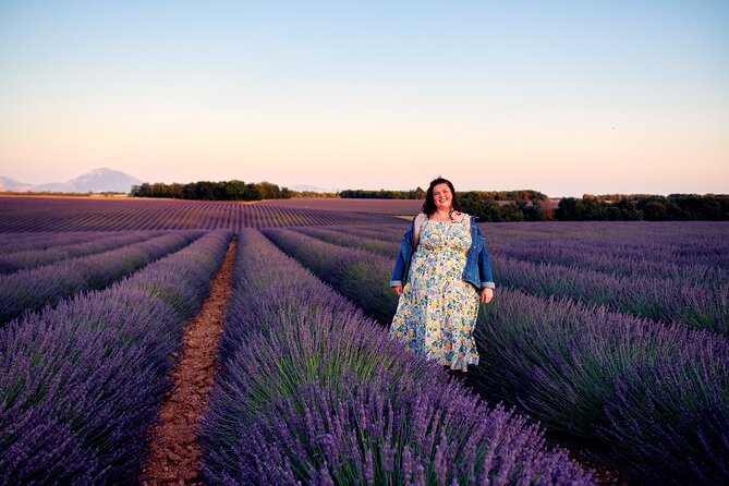 Lavender Field Photoshoot - Choosing the green or red flying dress