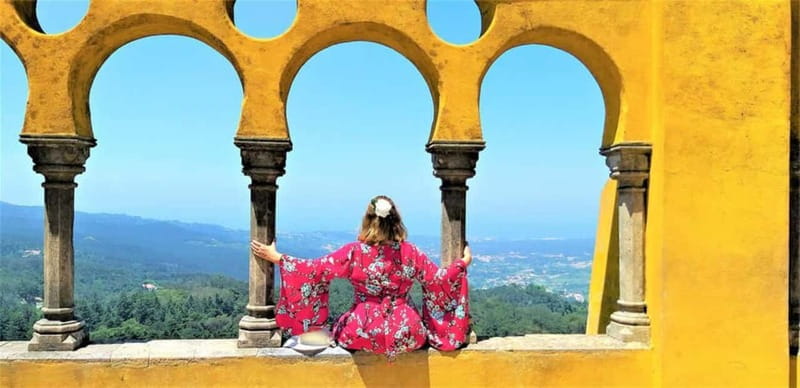 Lisbon: Sintra Tour with Optional Regaleira & Pena Gardens - What the guides add to the day