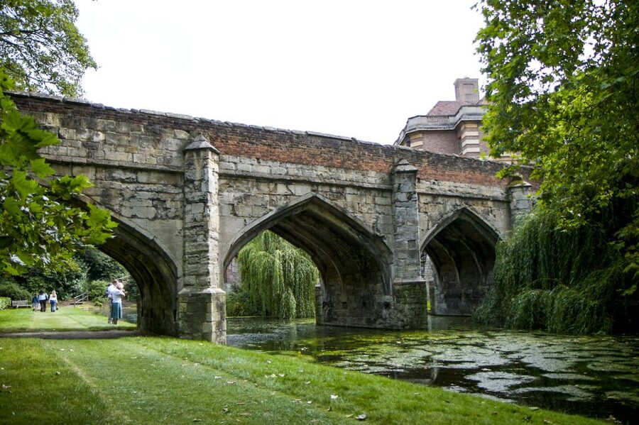 London: Entry Ticket to Eltham Palace and Gardens - The Art Deco entrance hall and Courtauld interiors