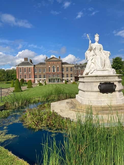 London: VIP Kensington Palace Gardens Tour & Royal High Tea - What the palace visit adds