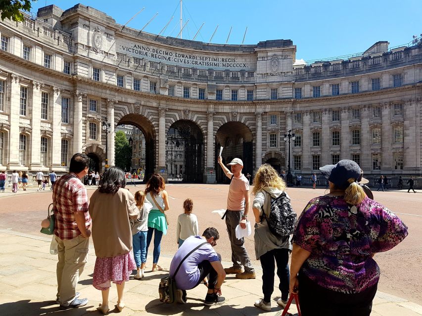 London: Westminster Walking Tour and Visit to Kew Gardens - Trafalgar Square and a walk through central London