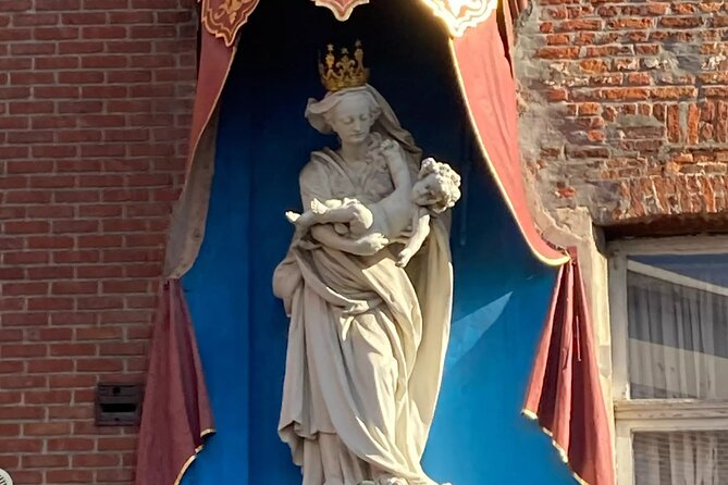 Lost Lanes and Secret Gardens Self Guided Audio Tour - Margaret of Austria and a troubled architectural story