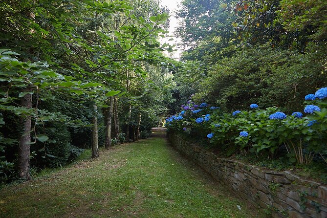 Magical and Exclusive Private Visit to the Fonte Baxa Garden, Luarca - Walking through both the public and private garden