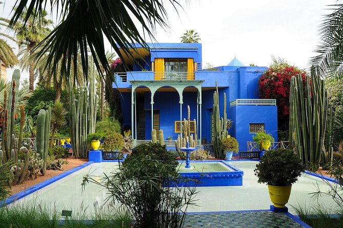 Majorelle Garden, YSL & Berber Museum: Exciting Round-Trip Tour - What the driver service is like