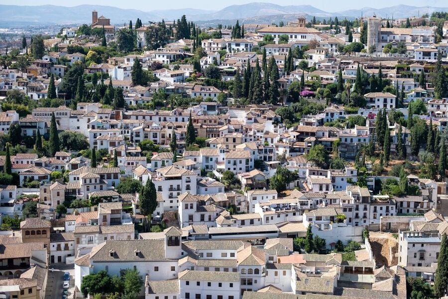 Malaga: Granada Day Trip with Alhambra, Palaces and Gardens - Why the Alhambra works well as a day trip from Malaga