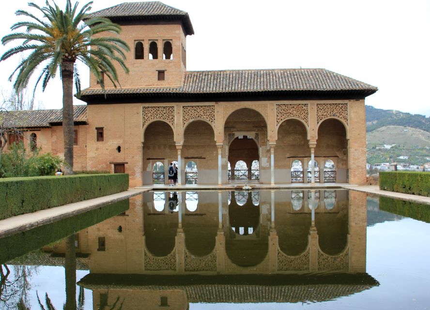 Malaga: Granada Day Trip with Alhambra, Palaces and Gardens - Who will like this Alhambra trip most