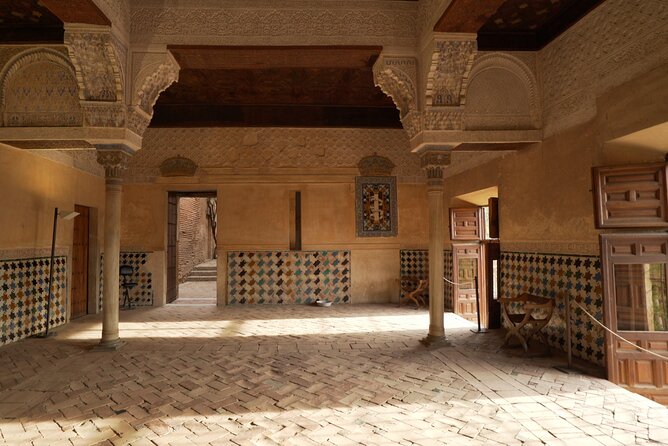Malaga Shore Excursion:Skip-the-Line Alhambra, Generalife Gardens - The Nasrid Palaces, the artistic high point