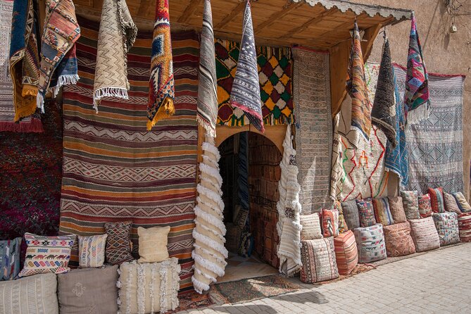 Marrakech: Ben Youssef Madrassa, Secret Garden and Medina Tour - The Secret Garden and a needed pause