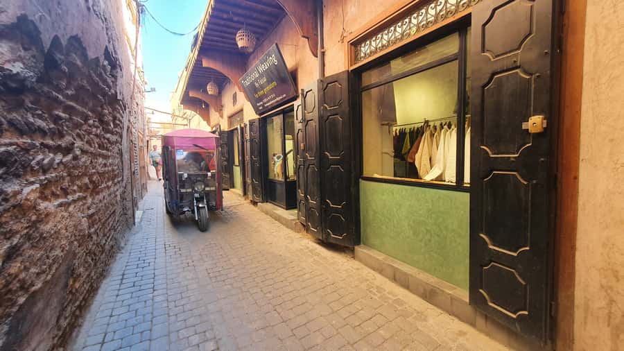 Marrakech Tuk-Tuk Tour with Photography Museum+Secret Garden - Seeing the walls and gates from a tuk-tuk