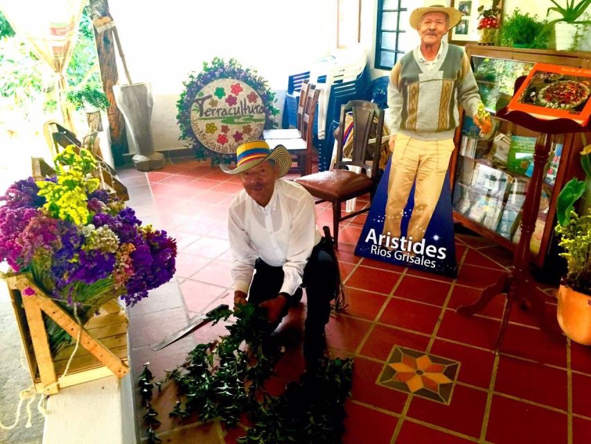 Medellín: Flower Farm & Silletero History Tour - Language, group size, and comfort