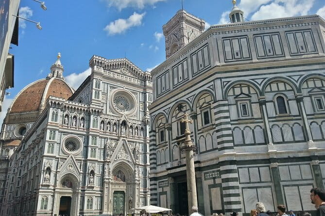 Medici's Mile Walking Tour plus Pitti Palace or Boboli Gardens Ticket - Piazza San Giovanni and the Duomo views