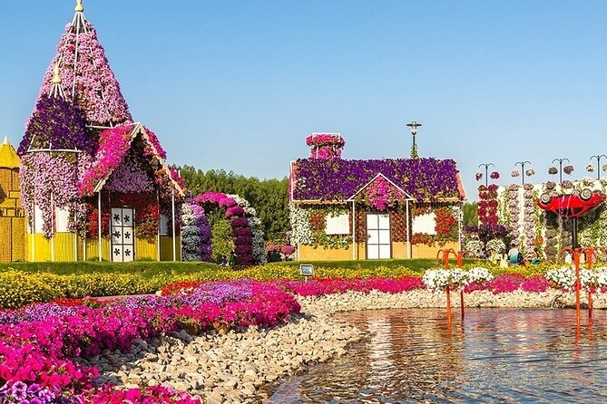Miracle Garden Dubai - Walking through the floral displays
