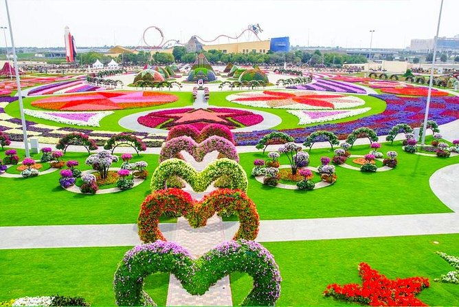 Miracle Garden: Dubai Flora and Fauna 4-Hour Tour - Five minutes later, Miracle Garden changes the scale