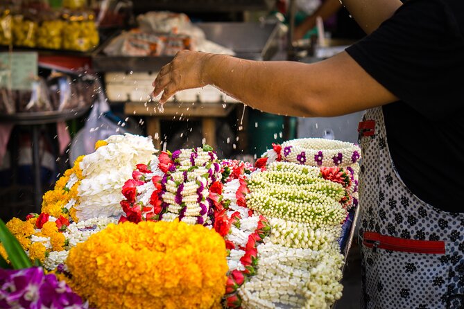 Morning Buddhist Almsgiving, Grand Palace and Flower Market Tour in Bangkok - How much personal attention will you get?