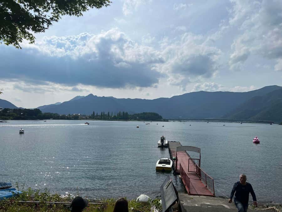 Mount Fuji & Hakone Private Tour with Cherry Blossoms - Lake Yamanaka and the first broad Fuji view