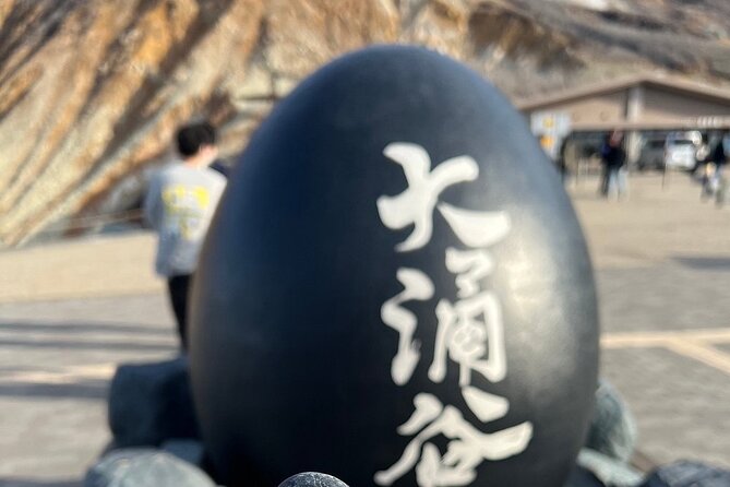 Mt. Fuji Day Trip from Tokyo with English Speaking Driver Guide - Oishi Park pairs Fuji with the lake