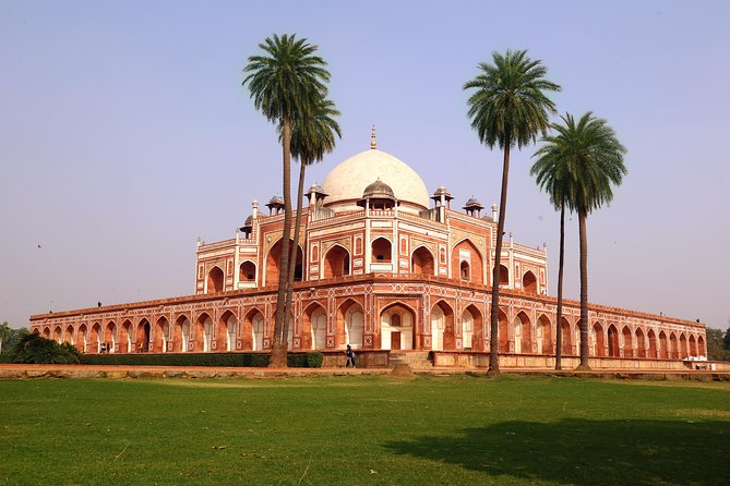 Mughal Heritage Tour Including Lodhi Garden, Humayun Tomb and Akshardham Temple - Lodhi Garden offers a quiet break from Delhi’s traffic