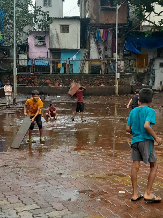 Mumbai:Dhobi Ghat Laundry,Dharavi Slum & Flower market Tour - Walking through Dharavi’s working neighborhoods