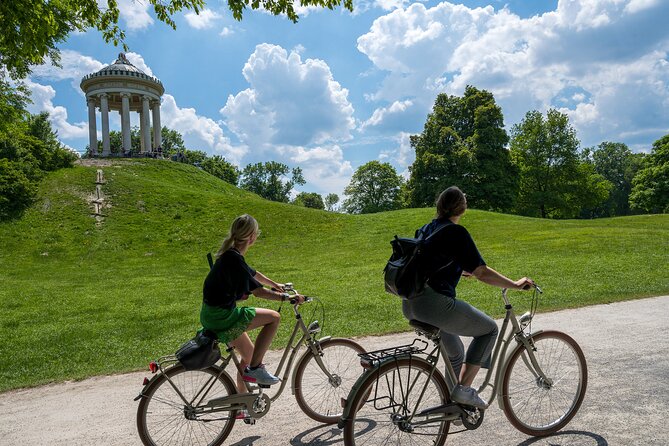 Munich Private City Bike Tour and English Garden - A Break at the Hofbräukeller Beer Garden