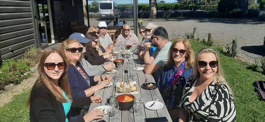Napier: Art-Deco + Te Mata Peak+ Garden Walk + Wine Tasting - Why this Napier tour works so well