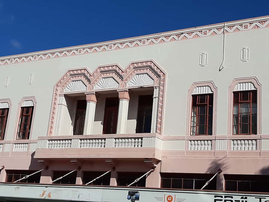 Napier: Art-Deco + Te Mata Peak+ Garden Walk + Wine Tasting - Meeting the van at Marine Parade