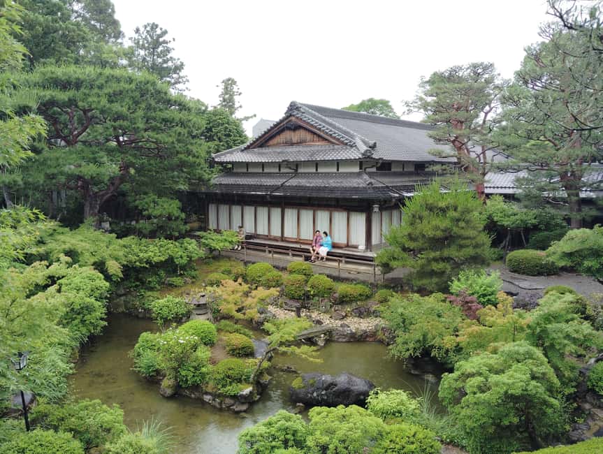 Nara: Yoshikien and Isuien Gardens Tour with Tea Tasting - Isuien Garden joins Edo and Meiji design