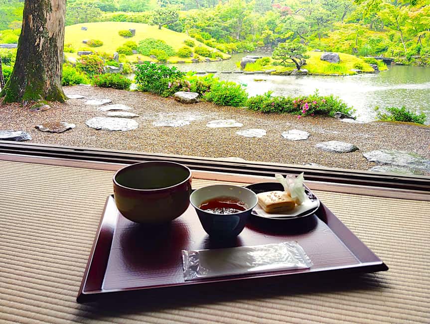 Nara: Yoshikien and Isuien Gardens Tour with Tea Tasting - Matcha in a historic tea house