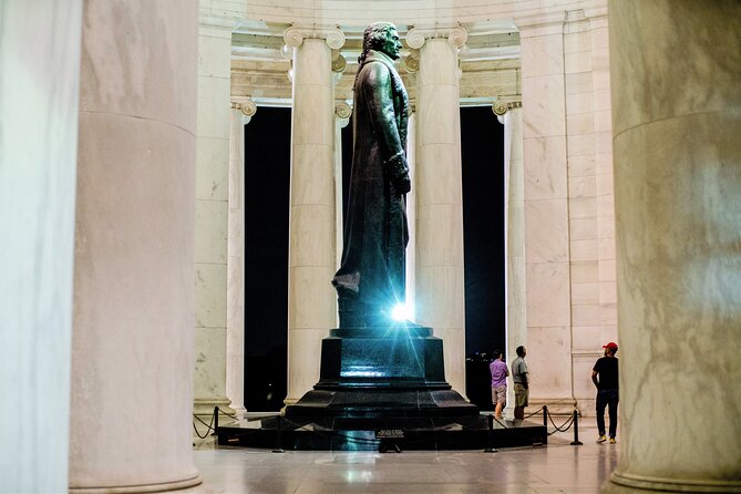 National Mall Tour with 10+ Stops, Boat Cruise, Entry Tickets - Choosing between the Potomac cruise and winter route