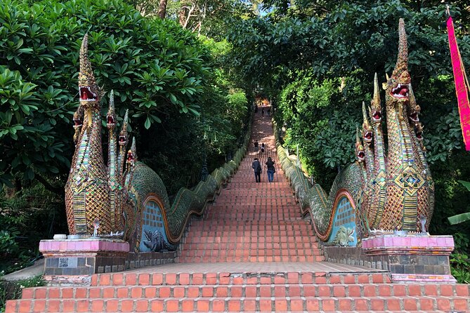 One Day Tour Doi Suthep Temple, Palad Temple, Orchid Farm, Longneck hill tribe village (Private tour) - The Karen Long Neck village requires thoughtful expectations