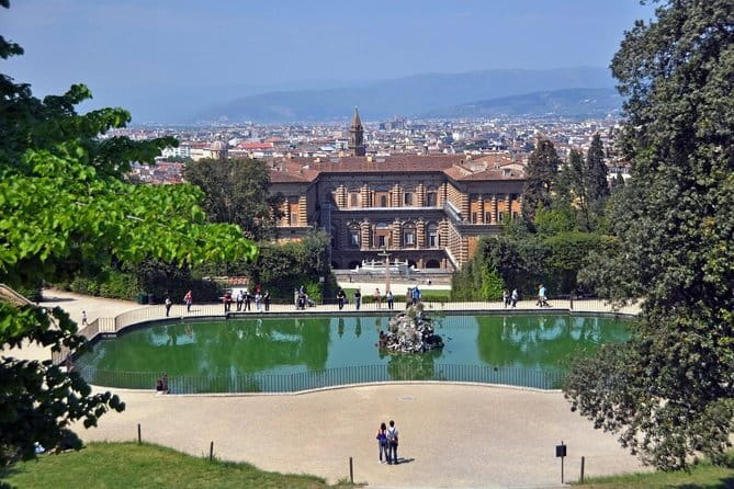 Palazzo Vecchio, Palazzo Pitti and Boboli gardens private tour - Three Medici addresses, one concentrated afternoon