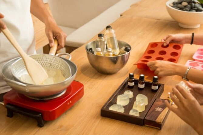 Paris 1e: Botanical Handmade Soap Workshop (Melt and pour soap) - Key points to know before booking