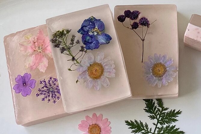 Paris 1e: Botanical Handmade Soap Workshop (Melt and pour soap) - Arriving at 39 Rue Coquillière