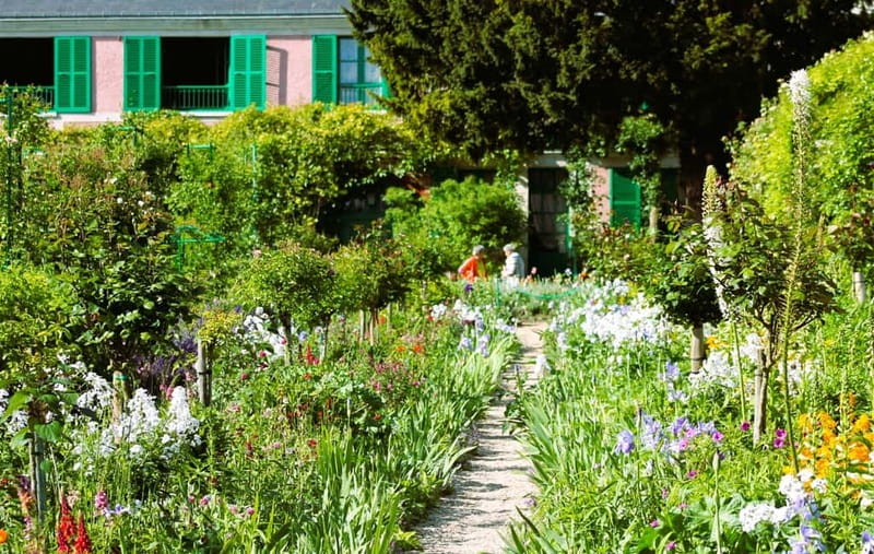 Paris: Giverny Gardens Day Trip with Professional Tour Guide - Who will enjoy this Giverny outing most