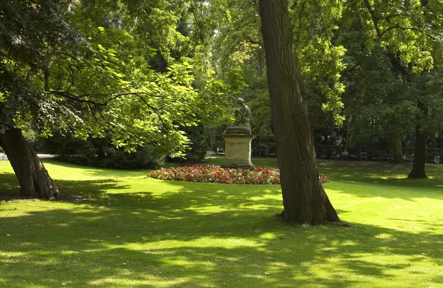 Paris Secret Gardens 1.30 hour long Walking Tour - The honest problem with the word secret