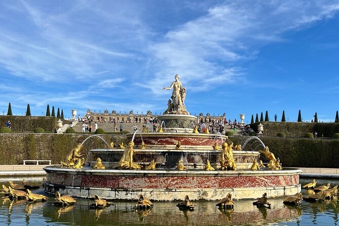 Paris: Versailles Palace with Gardens and Estate Entrance Ticket - Timed entry and the meaning of priority access