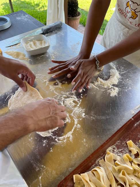 Pasta Cooking Class in a Garden near Pompeii - Learning pasta from flour and eggs