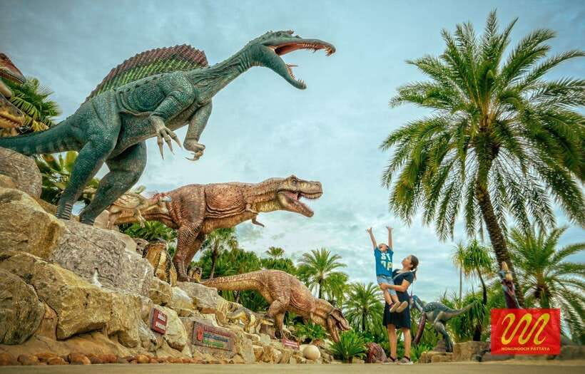 Pattaya: Nong Nooch Tropical Garden Ticket for Foreigners - Choosing between walking, the bus, and an e-bike