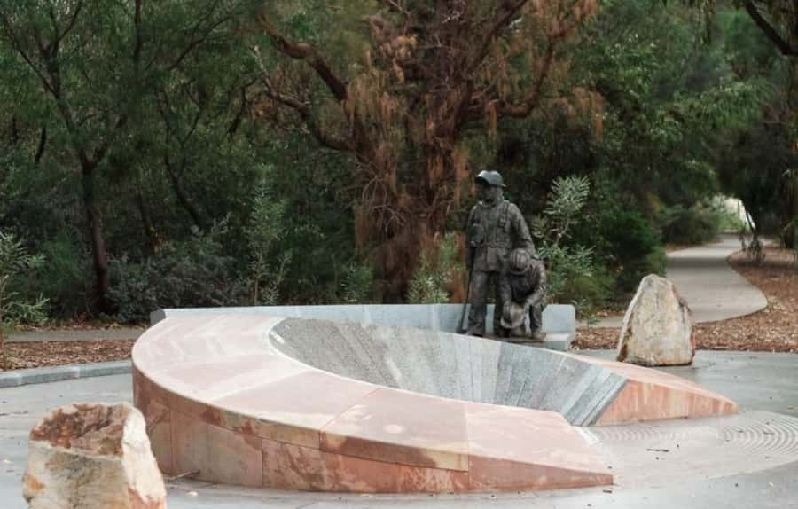 Perth: Kings Park Botanicals & Beyond Guided Hike - Starting with remembrance and Perth’s wider story