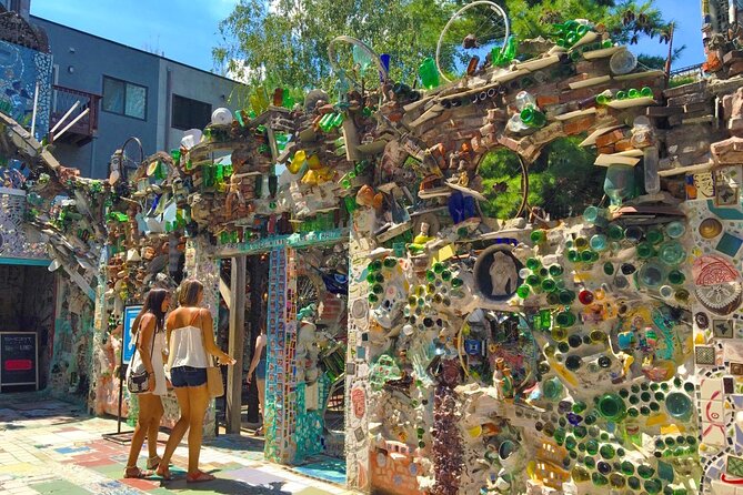Philadelphia Murals and Street Art Tour with Magic Gardens - A meaningful stop at Da Vinci Art Alliance