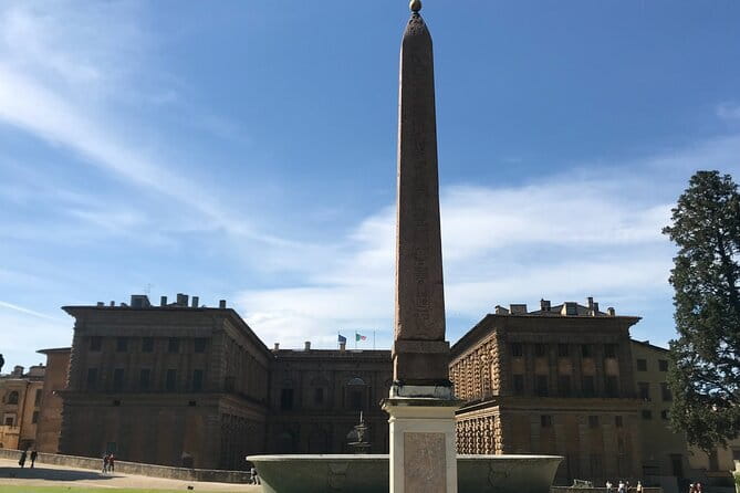 Pitti Palace & Boboli gardens tour with a Local Guide - The Palatine Gallery and its crowded walls