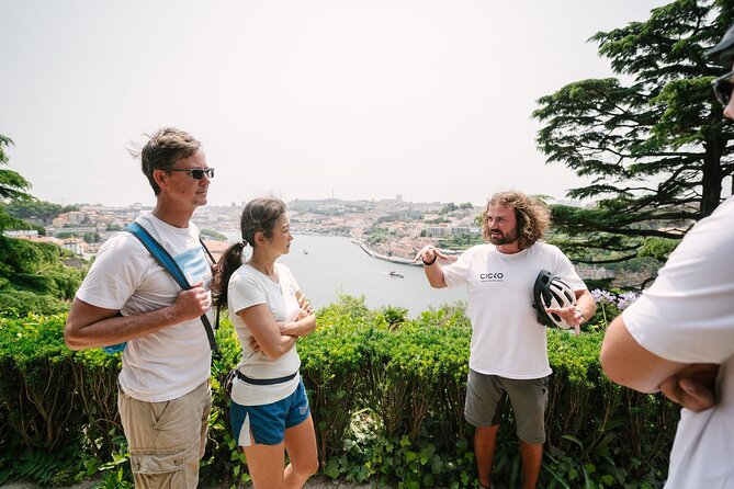 Porto Riverbank E-Bike Tour - Atlantic Coast, Gardens - Reaching the Atlantic at São João da Foz