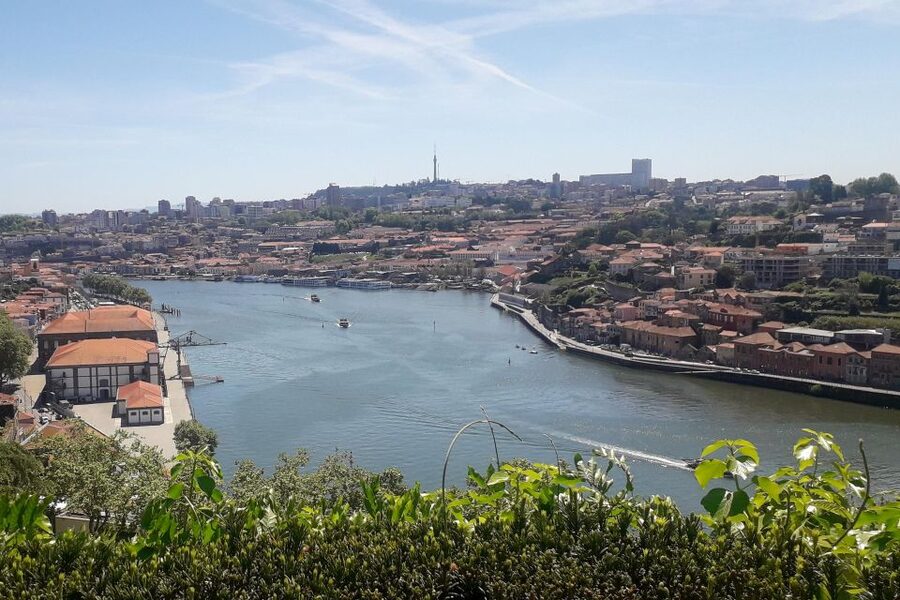 Porto Riverbank Tour on an e-bike: Atlantic Coast, Gardens - Parque da Cidade and Pasteleira Park