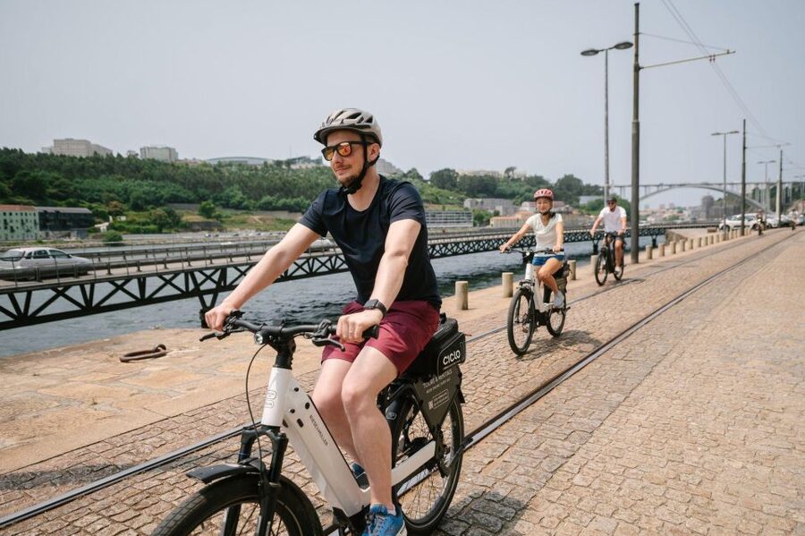 Porto Riverbank Tour on an e-bike: Atlantic Coast, Gardens - Starting near Ribeira and Miragaia