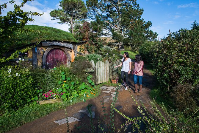 Private 2 Day Tour: Hobbiton, Waitomo, Rotorua Geothermal & Hamilton Gardens - Lake Rotorua offers a quiet pause on day two